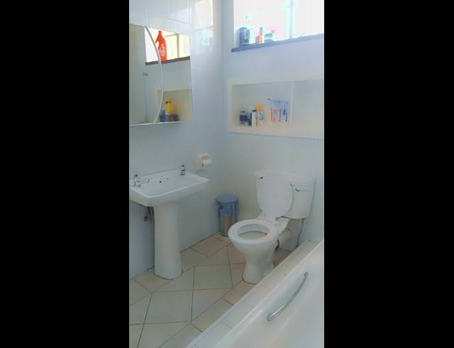 3 bed property to rent in BEZUIDENHOUT VALLEY